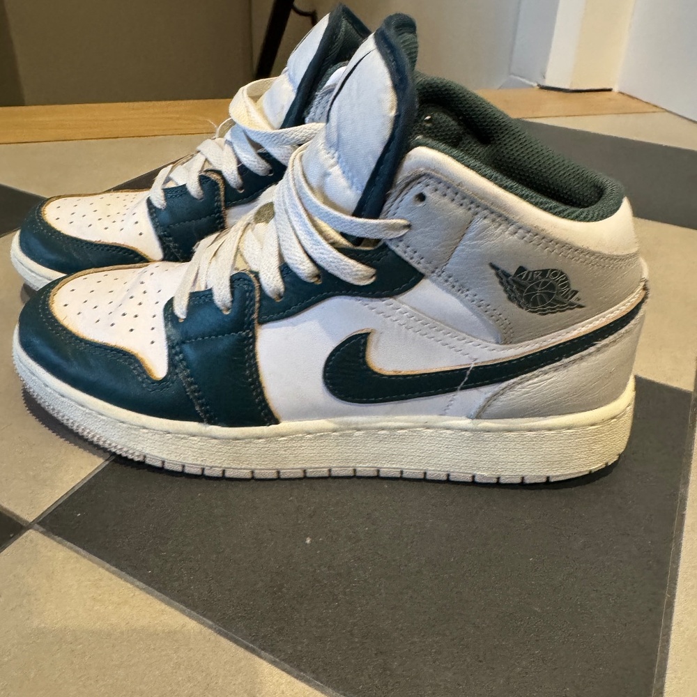Air Jordan 1 Mid SE GS 'Oxidized Green'